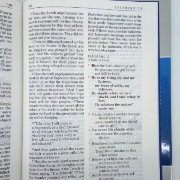 The One Year Bible Premium Slimline New Living Translation Hardcover NLT - Picture 5 of 8